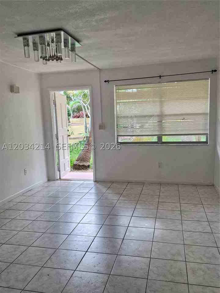 1826 Cleveland St #2 - Photo 3 of 14