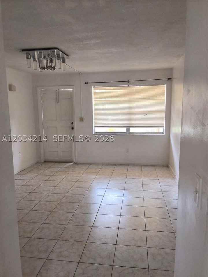 1826 Cleveland St #2 - Photo 5 of 14