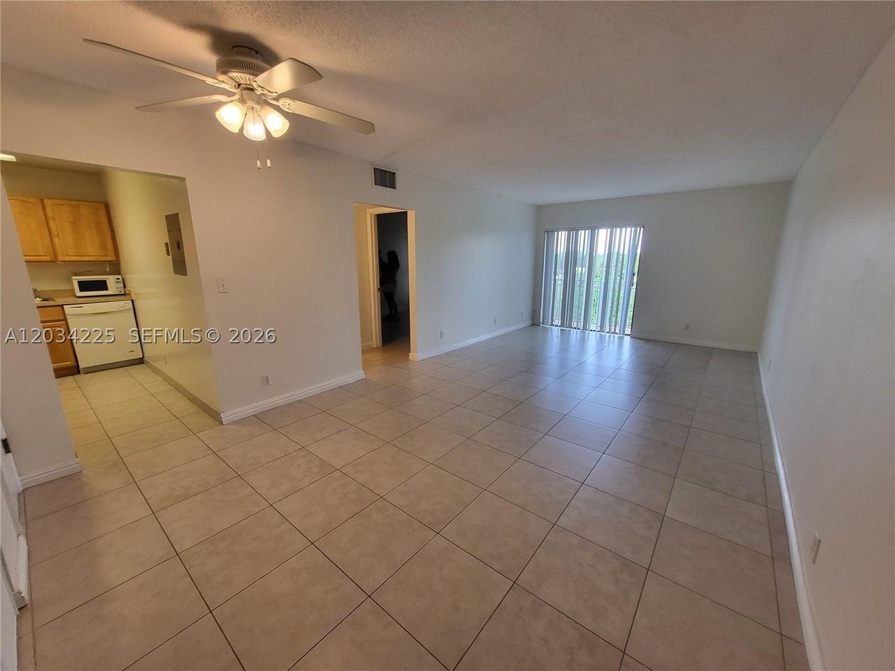 405 S Pine Island Rd #406D - Photo 2 of 12