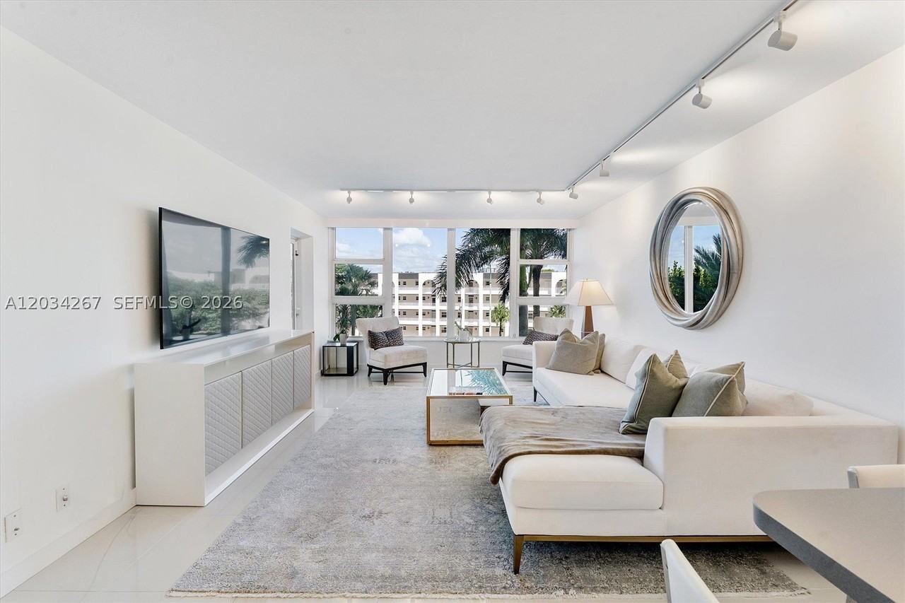 1620 S Ocean Blvd #3J - Photo 3 of 42