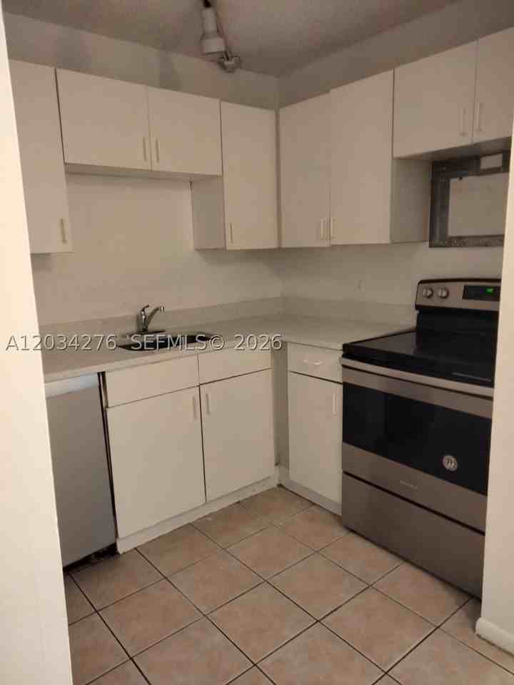 10886 Royal Palm Blvd #10886