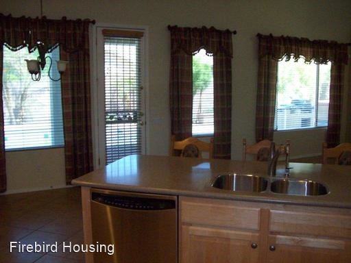 3142 E Buena Vista Dr - Photo 3 of 22