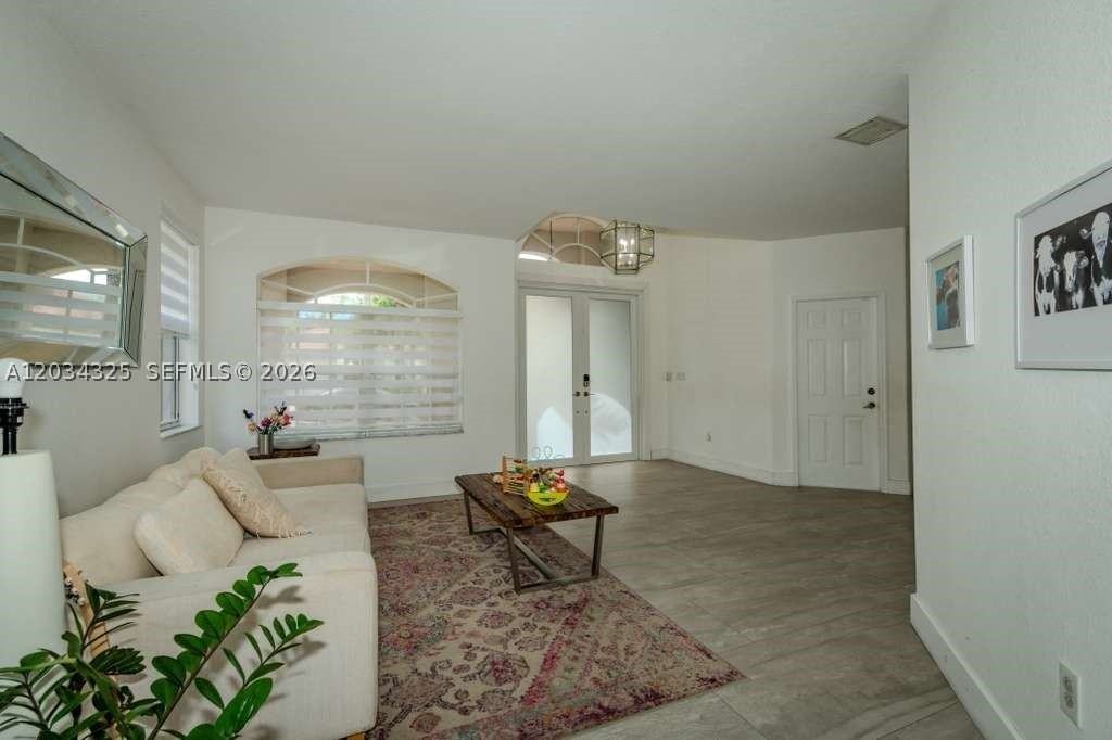 8526 Nw 110th Pl #0 - Photo 3 of 24