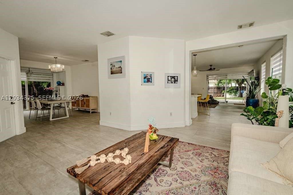 8526 Nw 110th Pl #0 - Photo 4 of 24