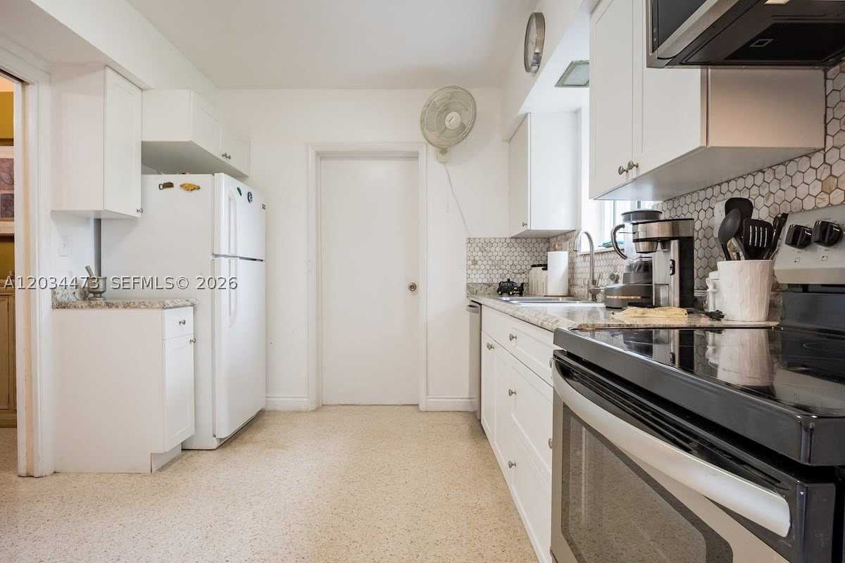 12115 Ne Miami Ct #0 - Photo 7 of 20