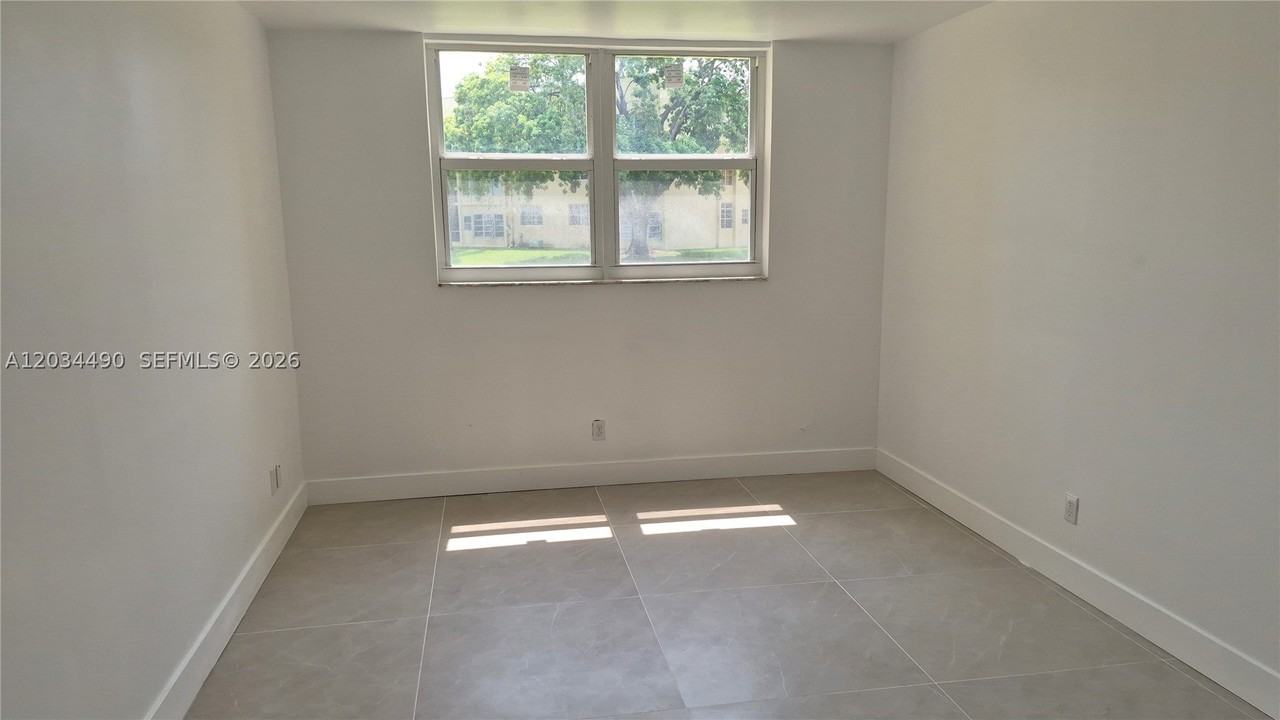 6050 Nw 64th Ave #105 - Photo 6 of 18