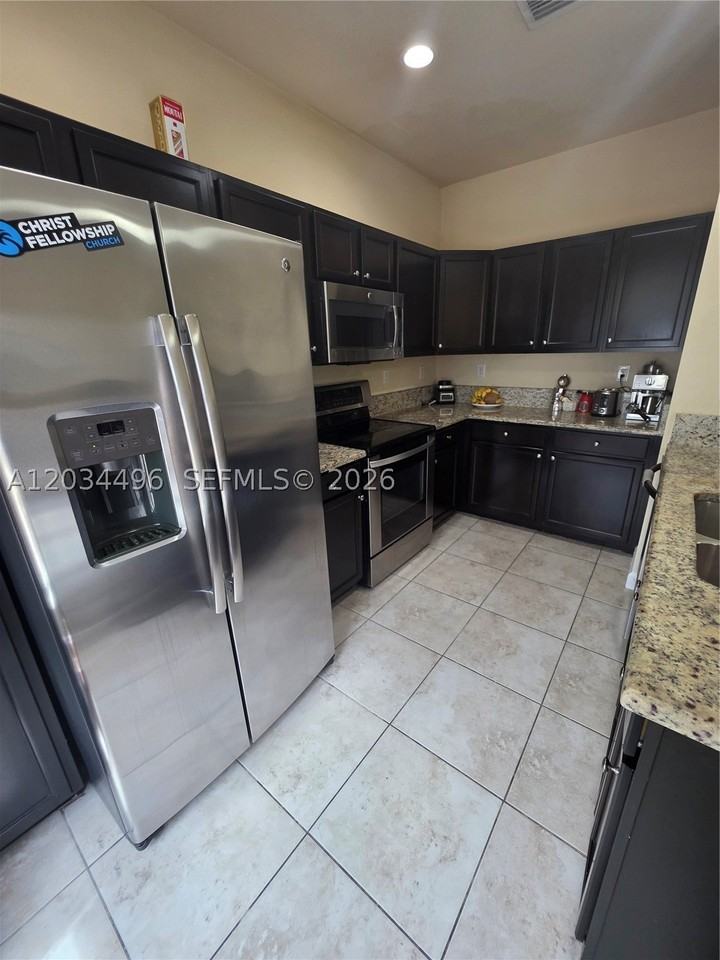 9424 Sw 171st Pl - Photo 2 of 33