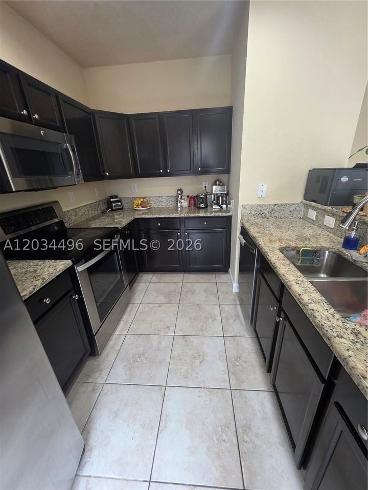 9424 Sw 171st Pl - Photo 5 of 33