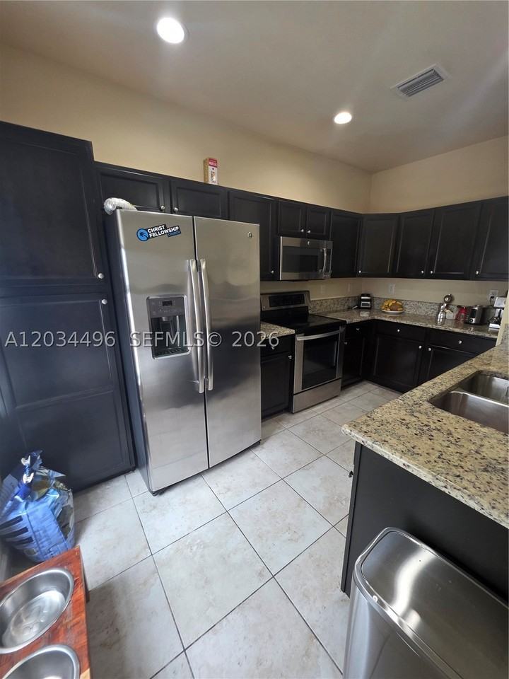 9424 Sw 171st Pl - Photo 7 of 33