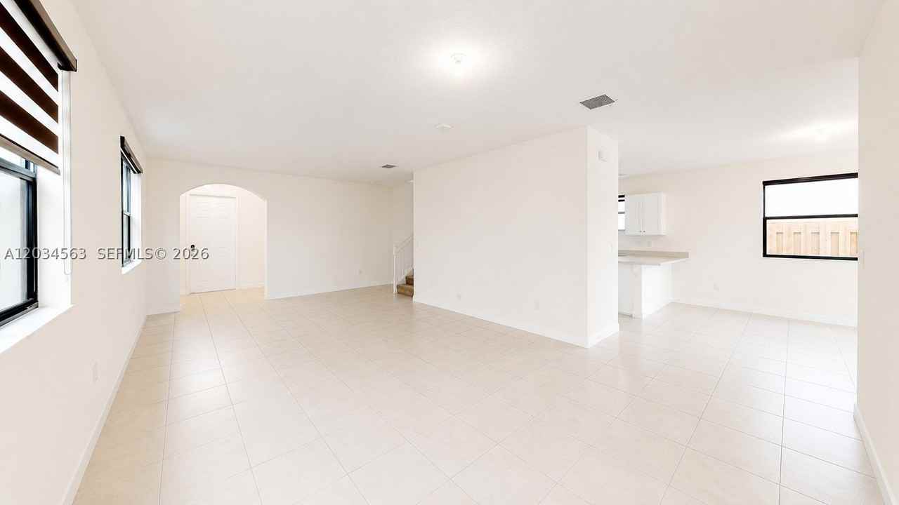 2434 Ne 1st St #2434 - Photo 7 of 32