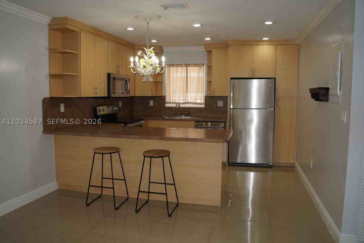 67 Ne 13th St #0 - Photo 7 of 16