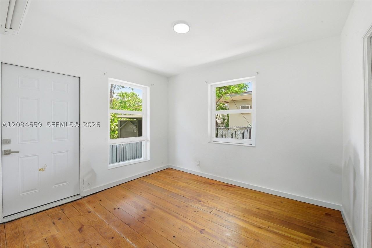 101 Nw 74th St #4 - Photo 6 of 12