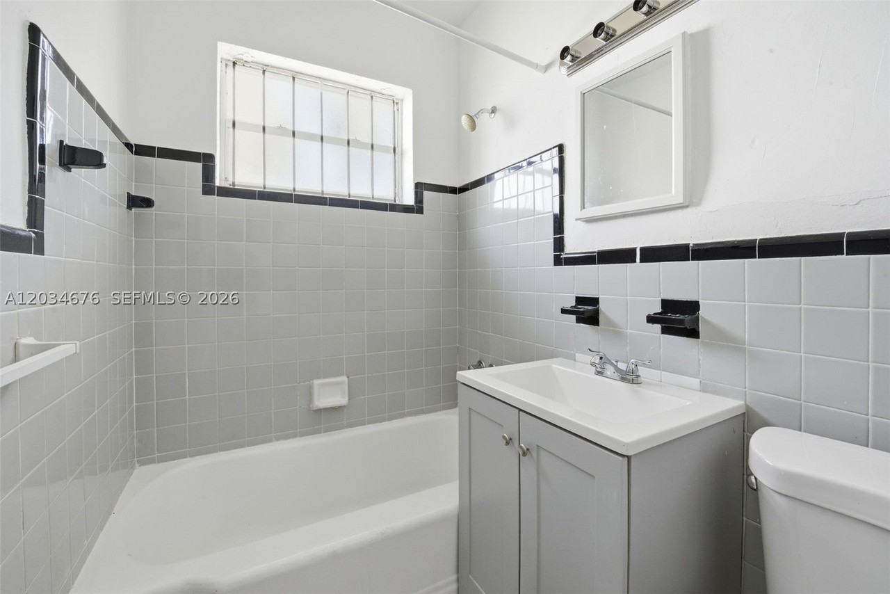 125 Nw 73rd St #125 - Photo 4 of 7
