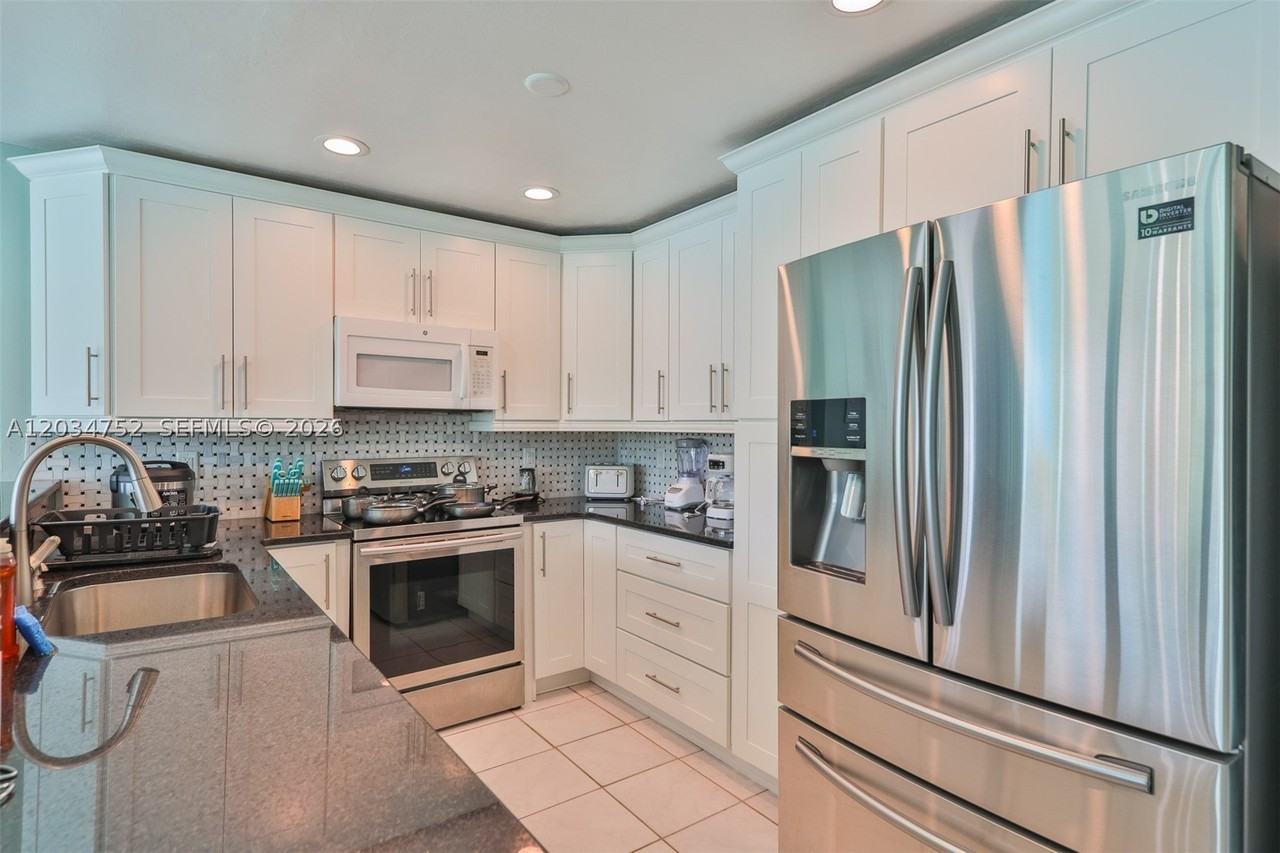 503 Se 17th St #503 - Photo 5 of 23