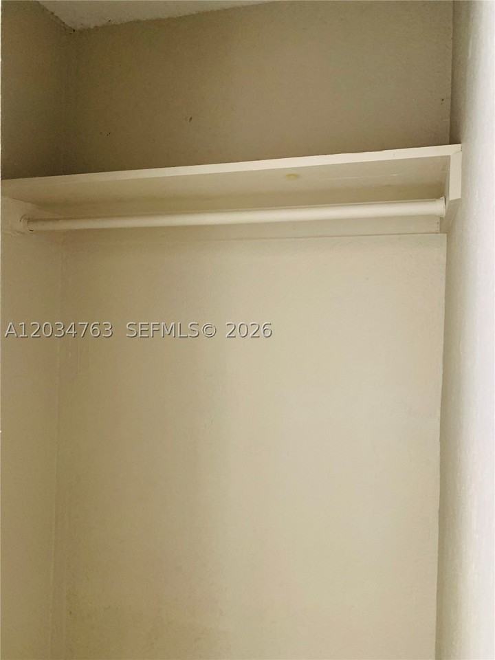 1265 Sw 6th St #13 - Photo 4 of 6