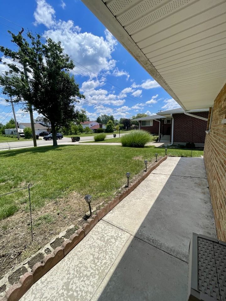 1377 S Maple Ave #1 - Photo 2 of 21