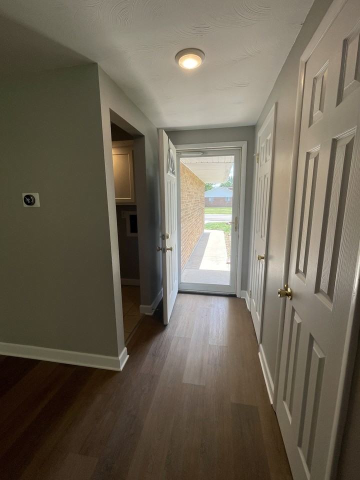 1377 S Maple Ave #1 - Photo 3 of 21