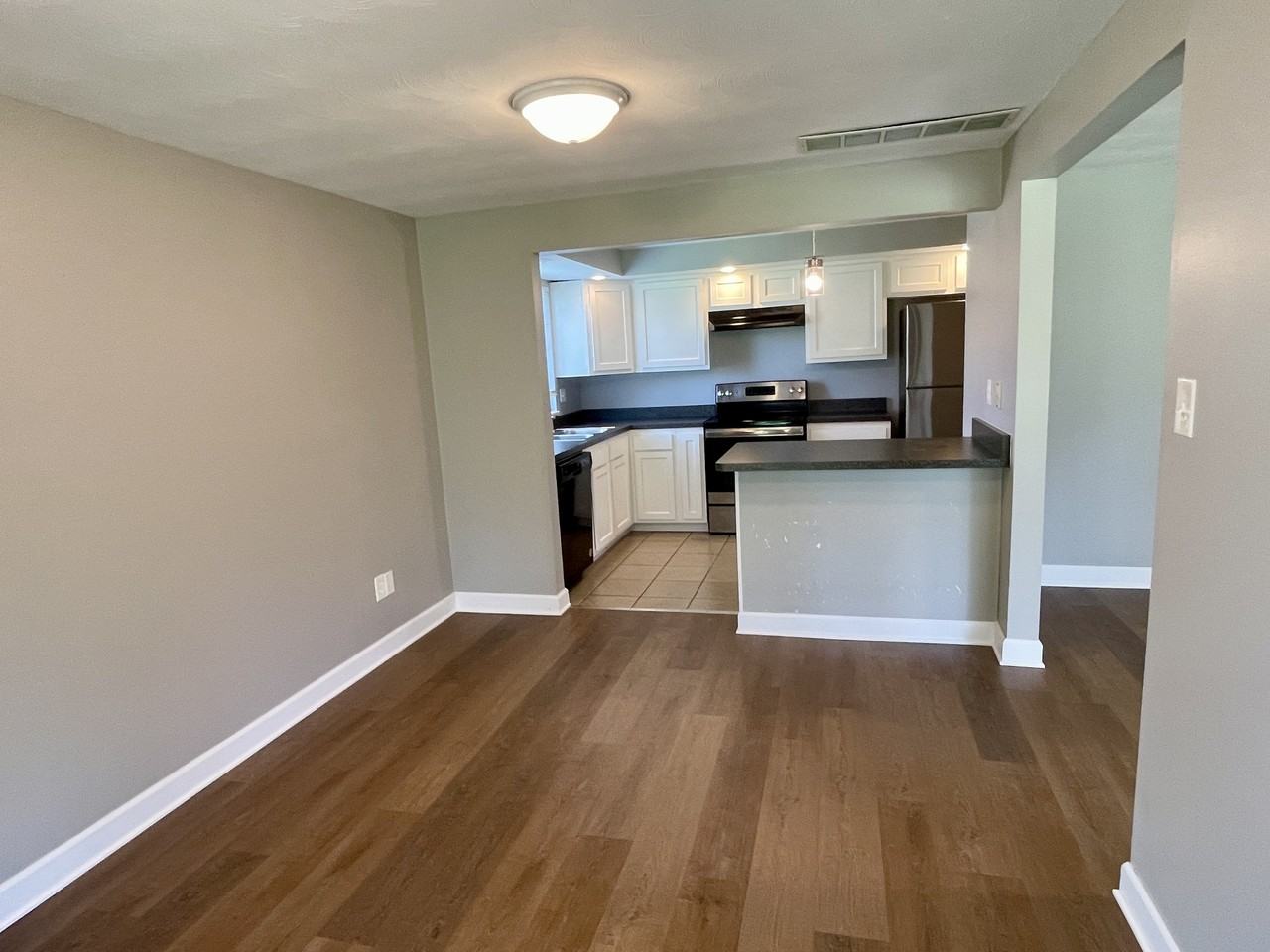 1377 S Maple Ave #1 - Photo 5 of 21