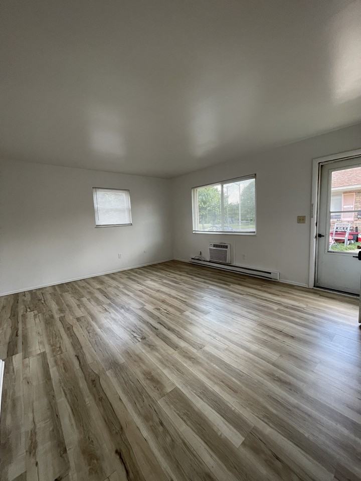 4341 Powell Rd #4 - Photo 2 of 10