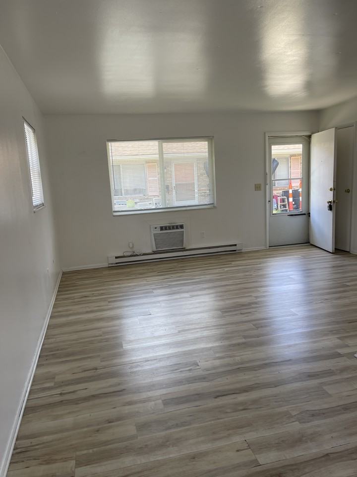 4341 Powell Rd #4 - Photo 5 of 10