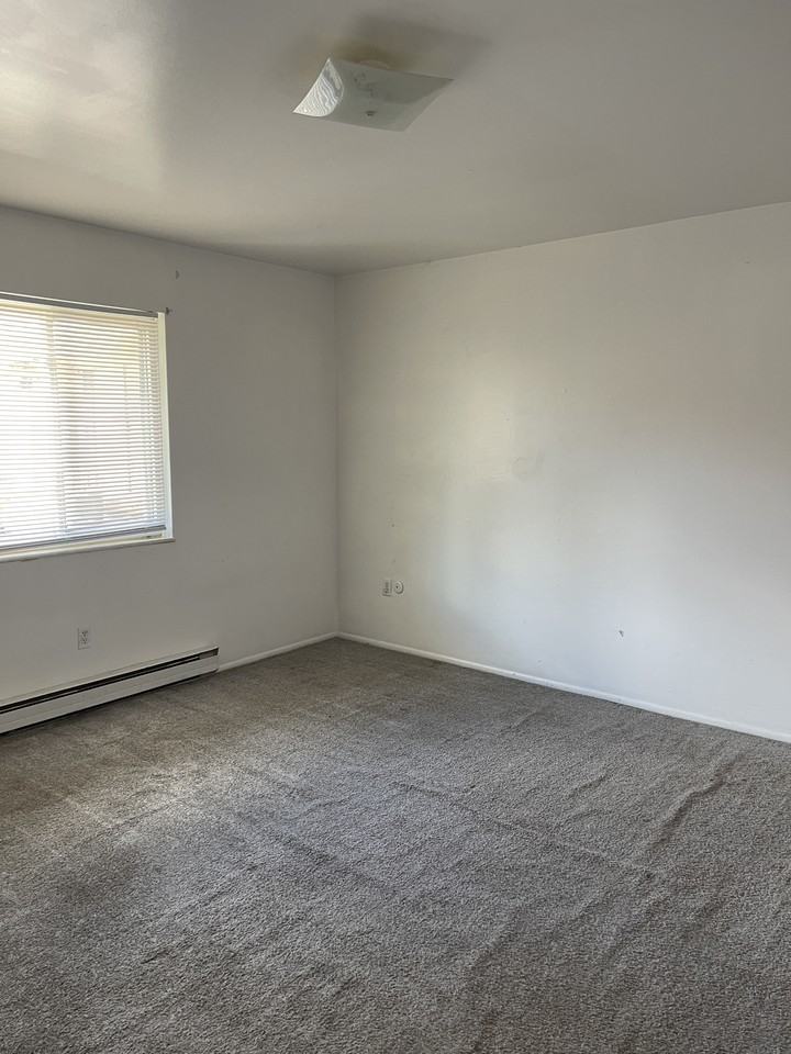 4341 Powell Rd #4 - Photo 7 of 10