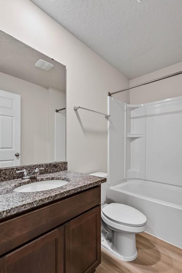 129 Wellwood LaneUnit B #B - Photo 6 of 48