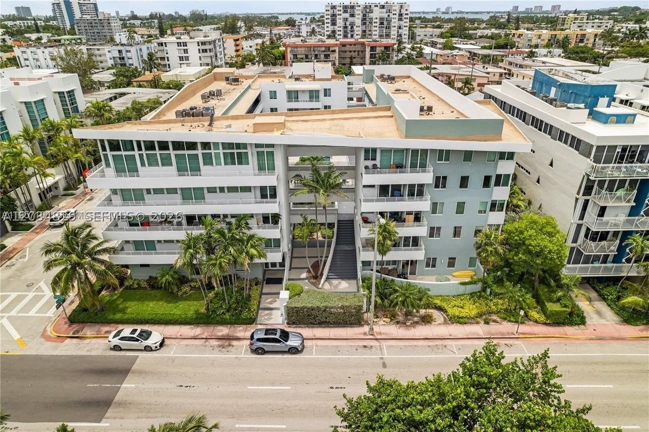 7800 Collins Ave #508 - Photo 2 of 23