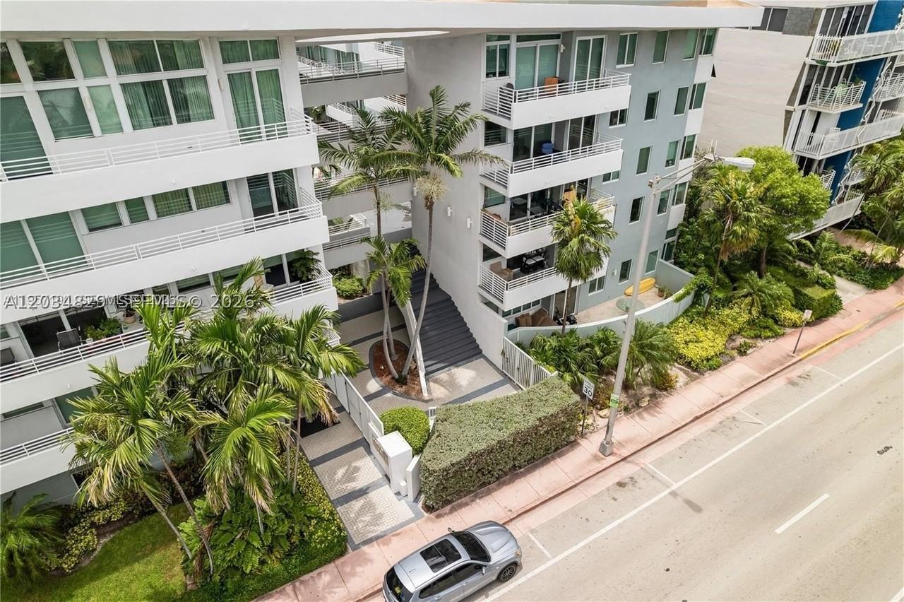 7800 Collins Ave #508 - Photo 4 of 23