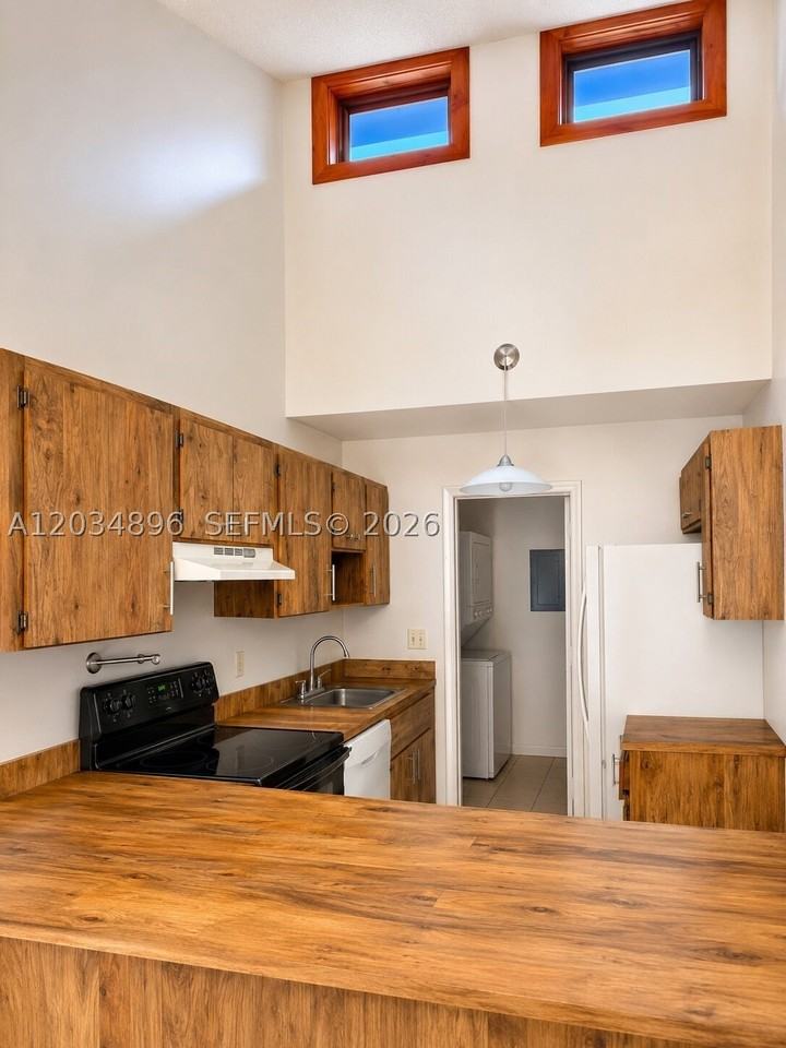 3819 Sw 69th Ave #14L - Photo 2 of 6