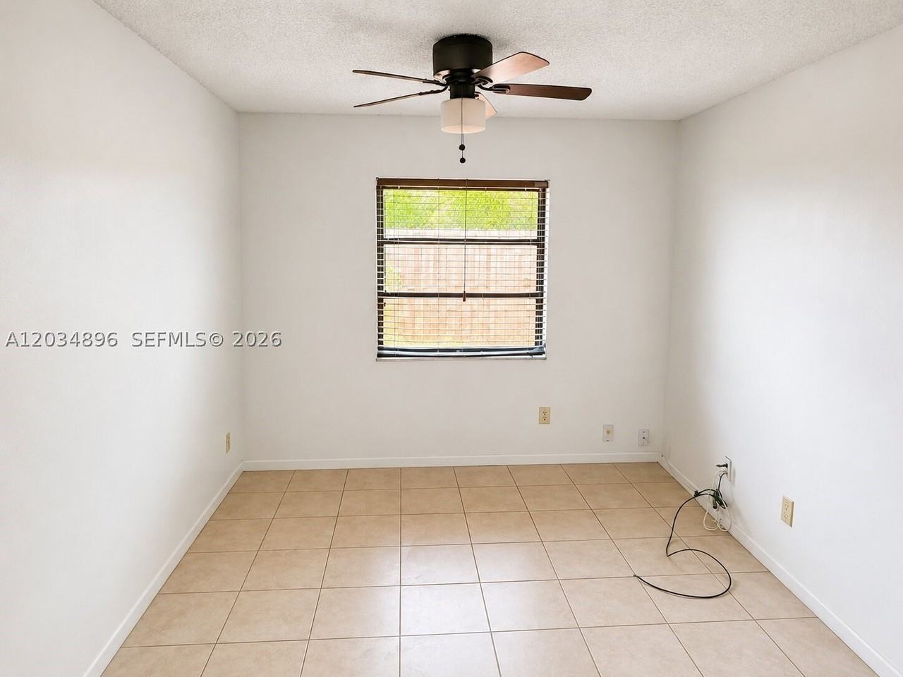 3819 Sw 69th Ave #14L - Photo 3 of 6
