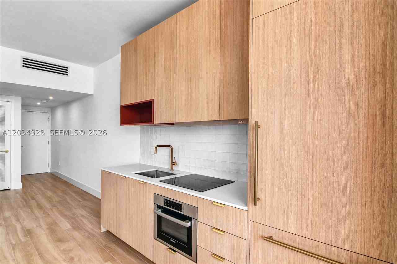 90 NE 32 #520 - Photo 6 of 21