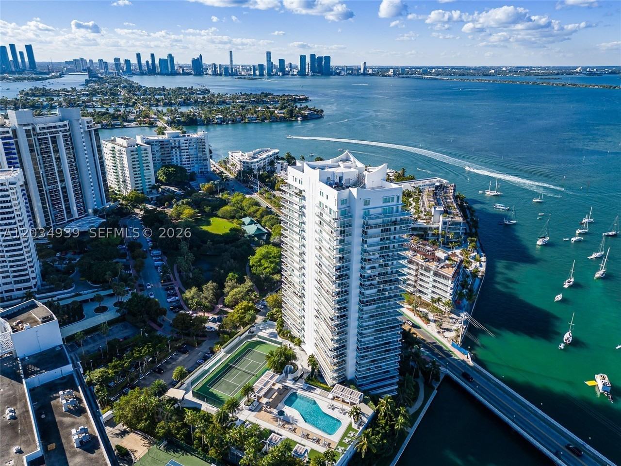10 Venetian Way #PH04 - Photo 3 of 45
