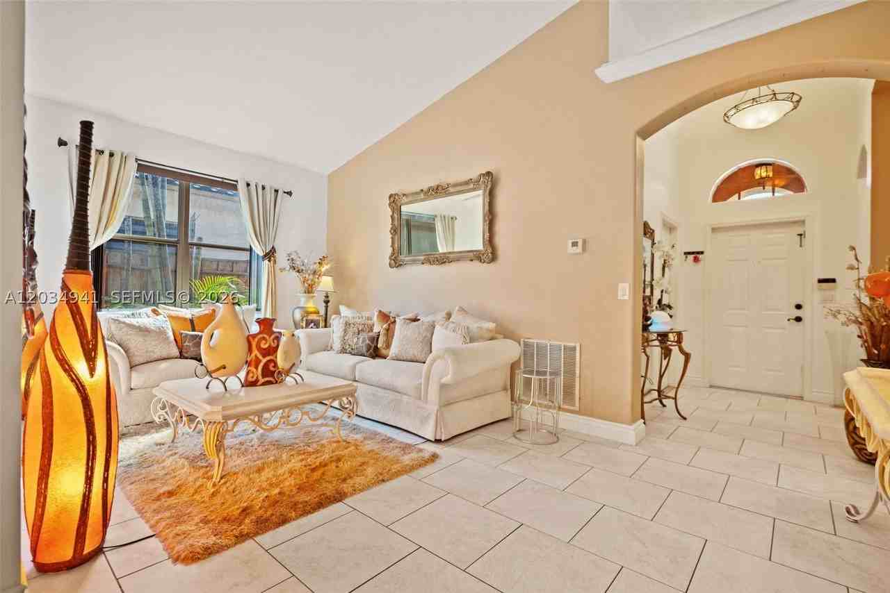 12870 Sw 53rd St - Photo 4 of 23