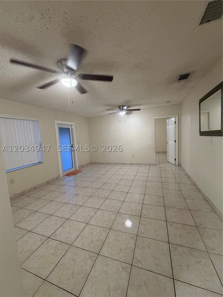 15431 Sw 101st Ave - Photo 2 of 13