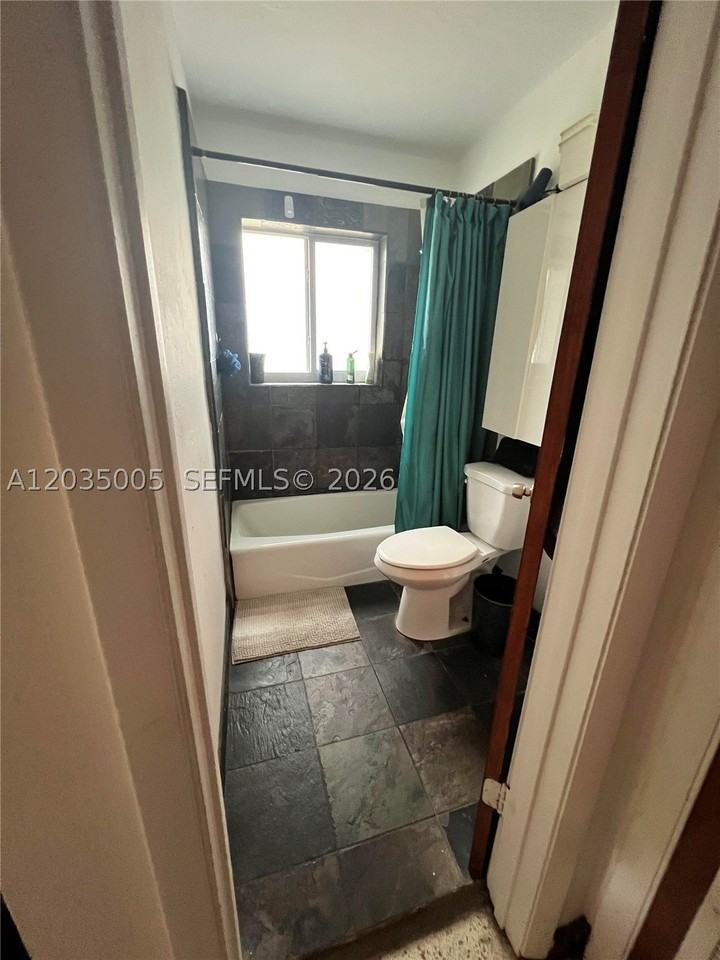 8845 Ne 8th Ct #2 - Photo 4 of 9
