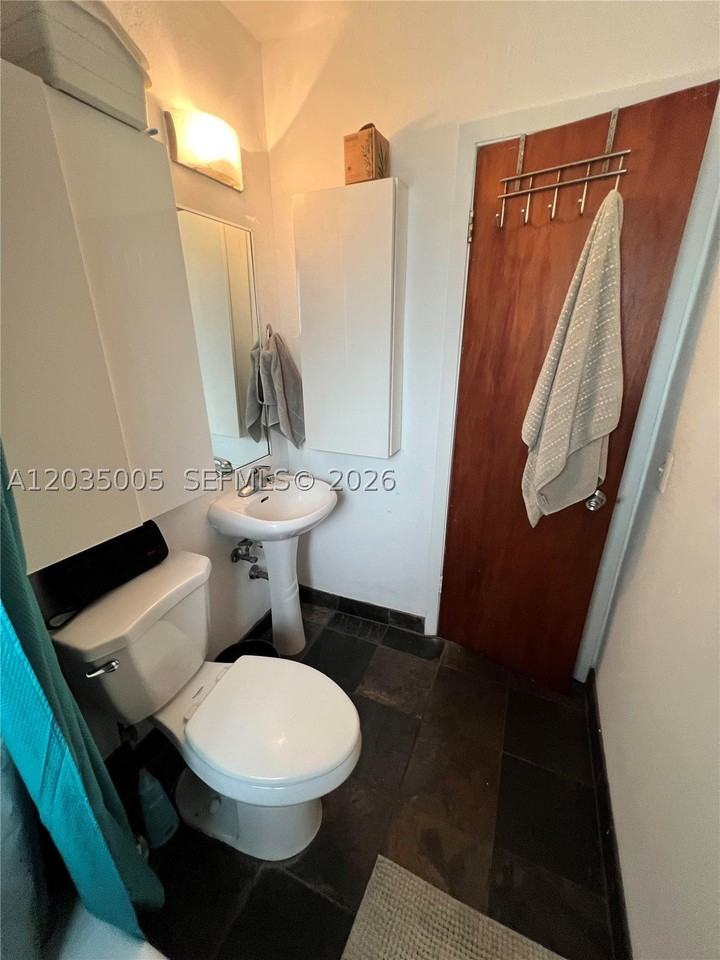 8845 Ne 8th Ct #2 - Photo 5 of 9