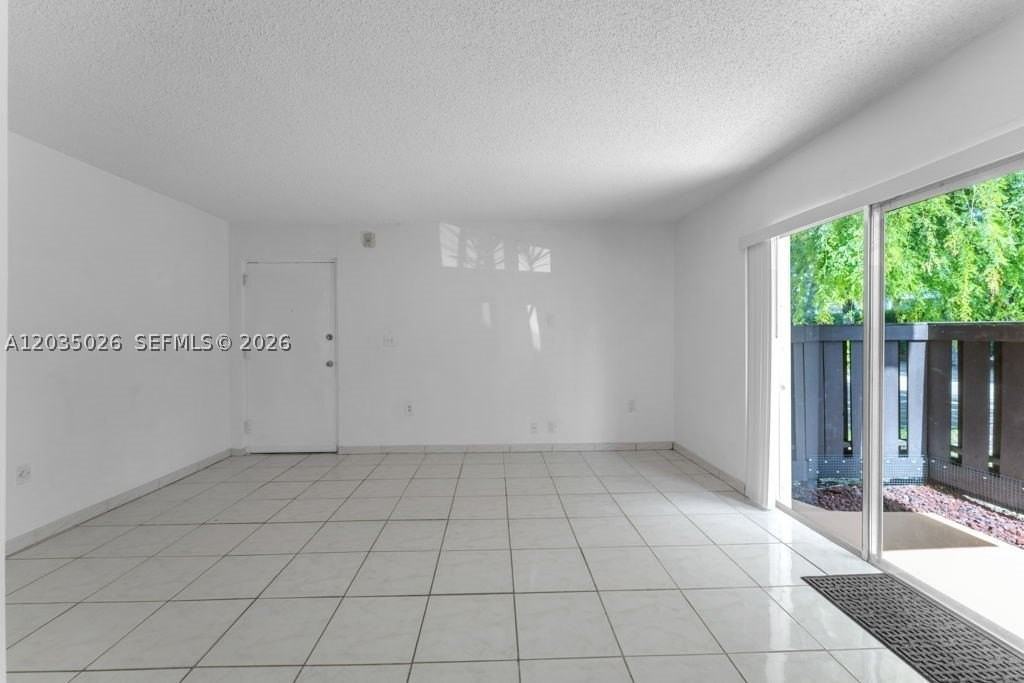 10832 N Kendall Dr #U1 - Photo 6 of 27