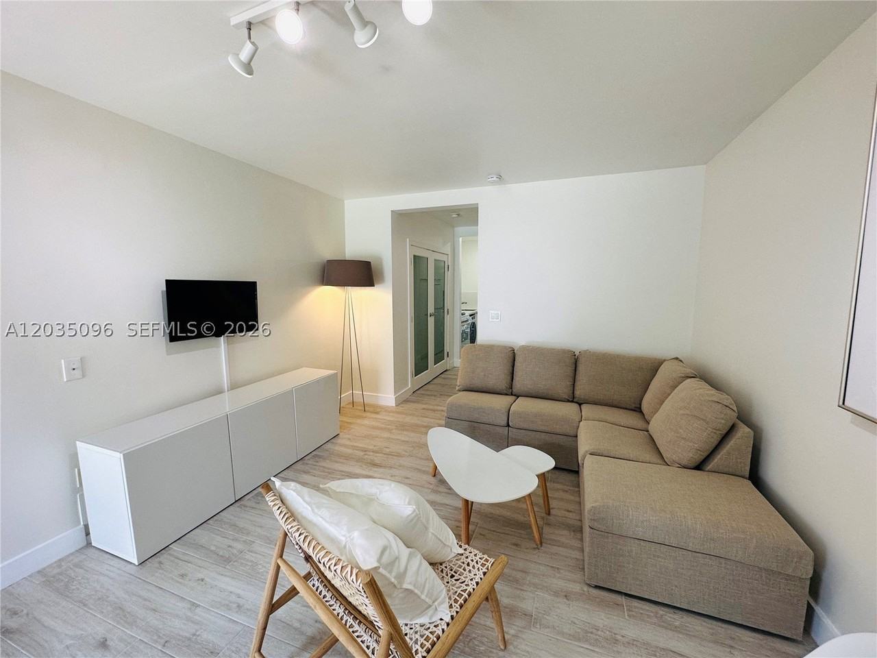 745 13th St #6 - Photo 4 of 20