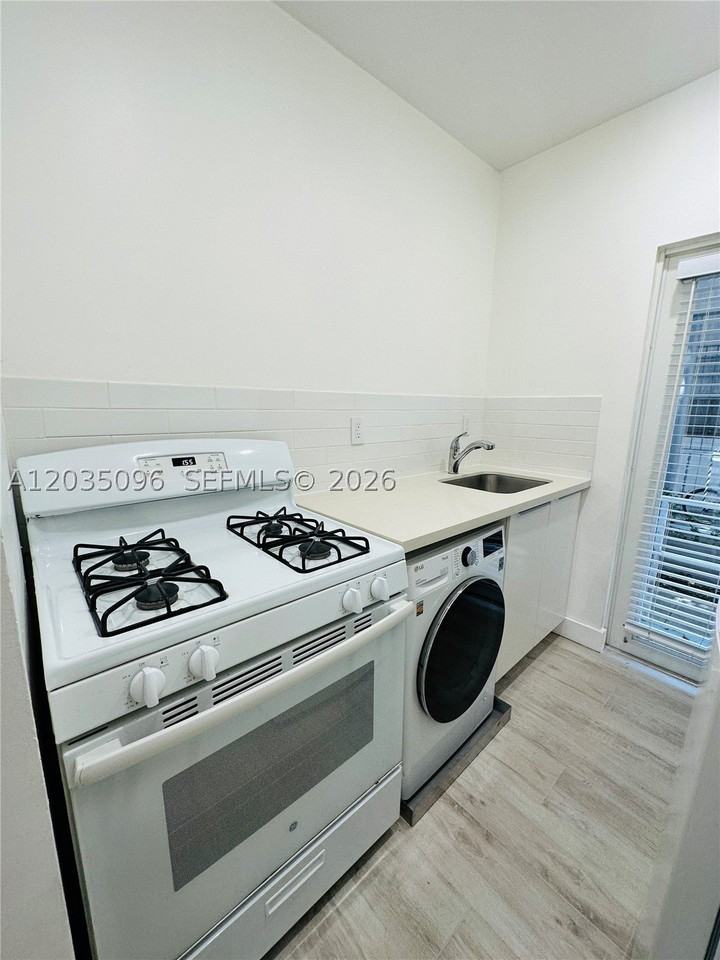 745 13th St #6 - Photo 6 of 20