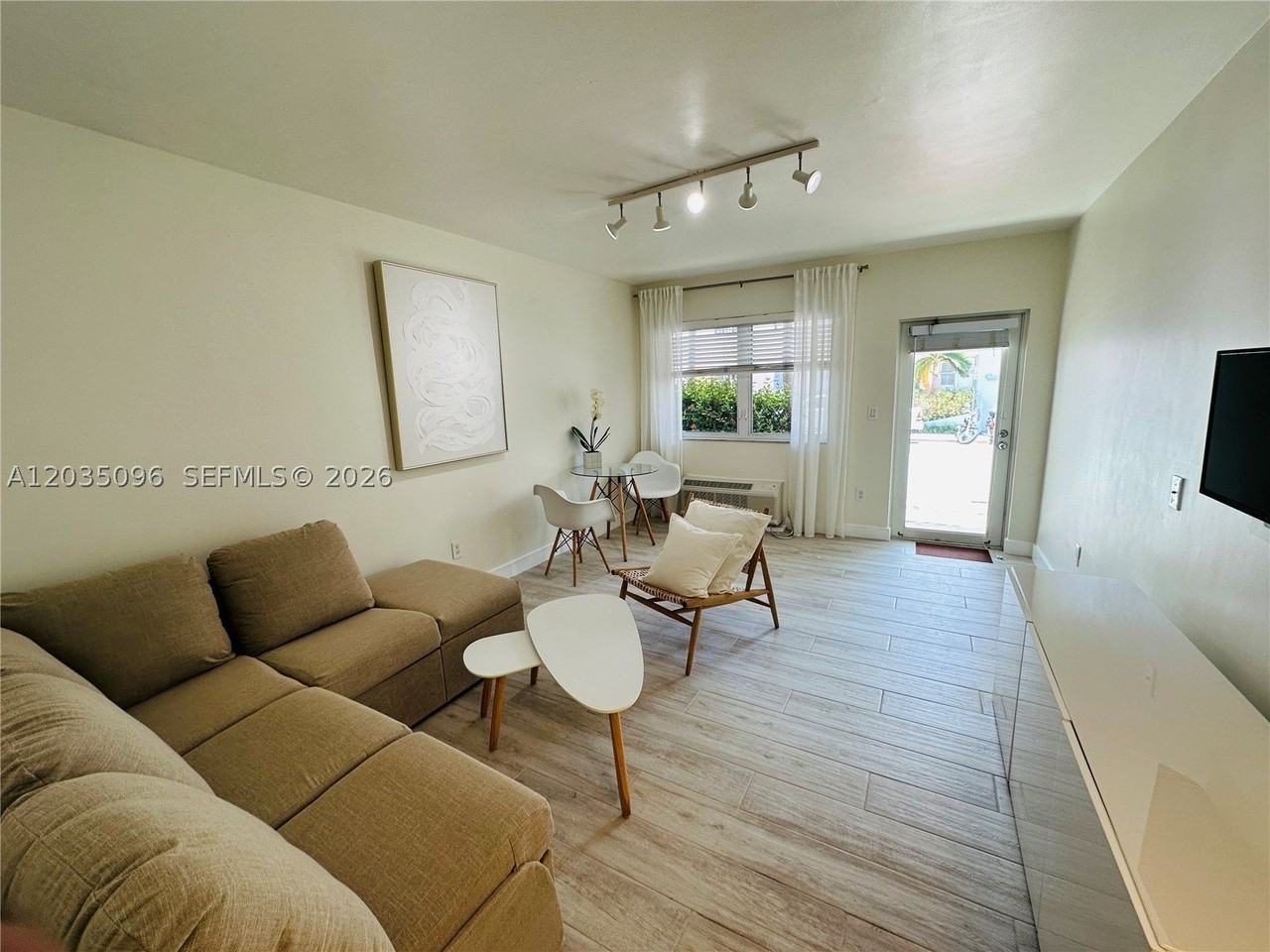 745 13th St #6 - Photo 7 of 20