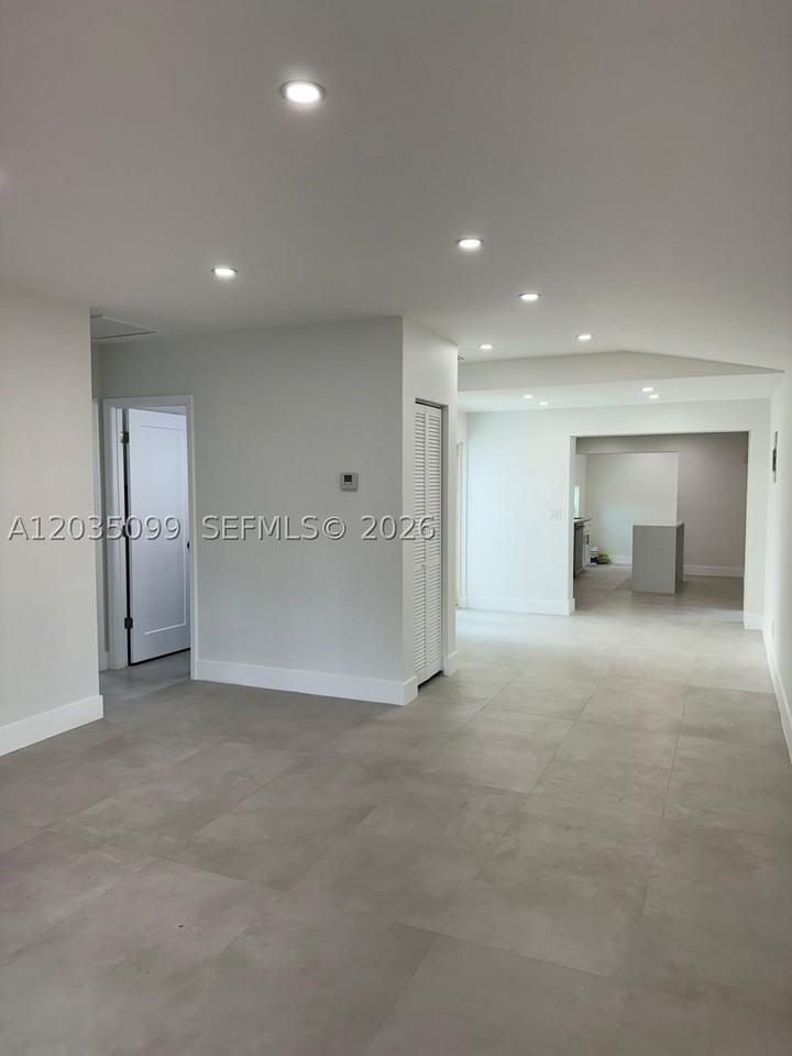 4028 Sw 49th Ct - Photo 6 of 35
