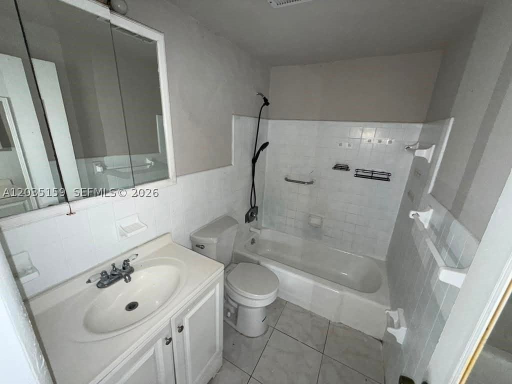 2917 Plunkett St #15C - Photo 6 of 7