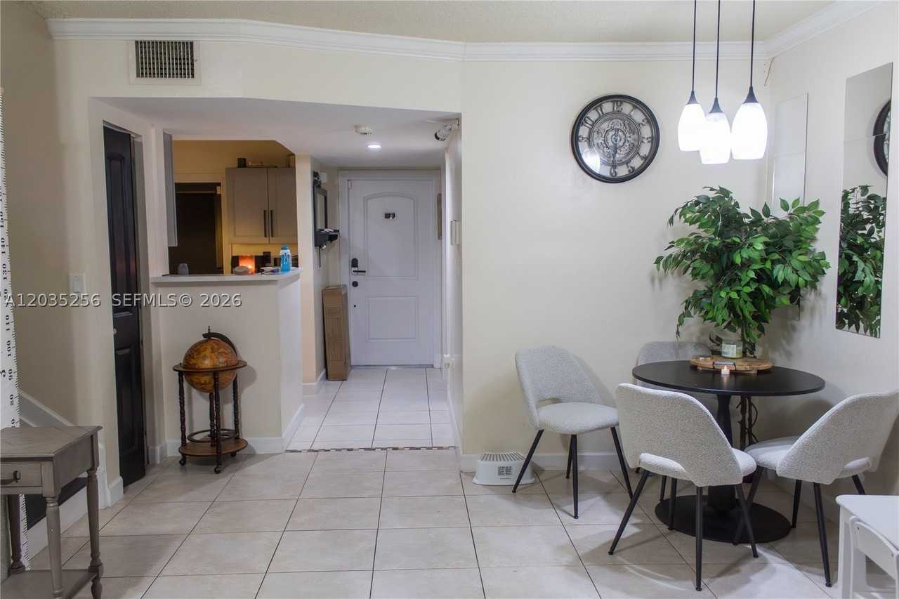 7645 Nw 38th Ct - Photo 4 of 28