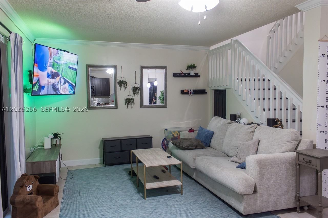 7645 Nw 38th Ct - Photo 6 of 28
