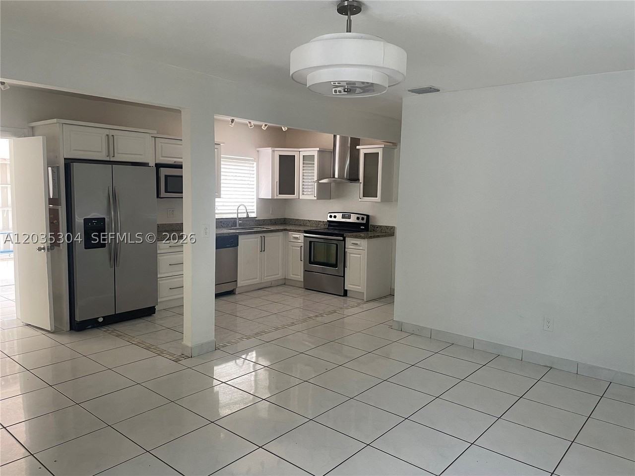1435 Ne 173rd St - Photo 6 of 16