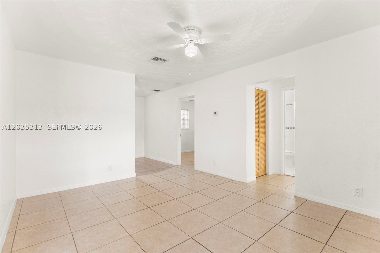 4120 Sw 19th St #2 - Photo 3 of 27
