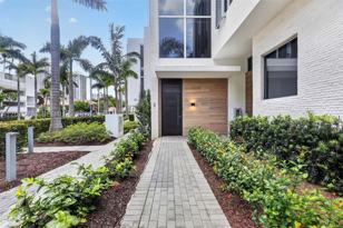 3750 Yacht Club Dr Unit 4  