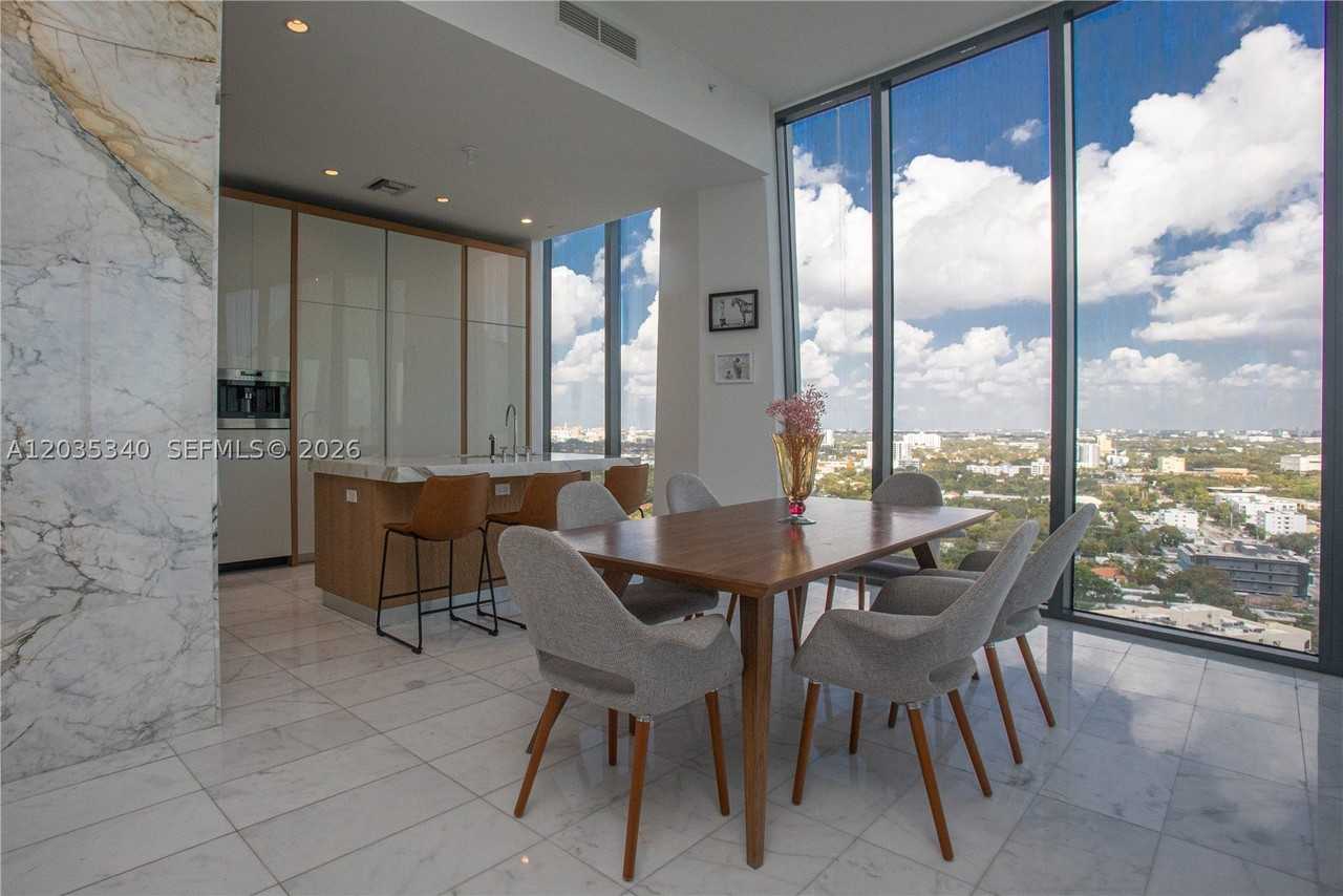 2821 S Bayshore Dr #20D - Photo 3 of 29