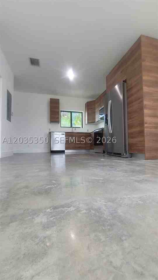 2146 Nw 69th Ter #B - Photo 4 of 19