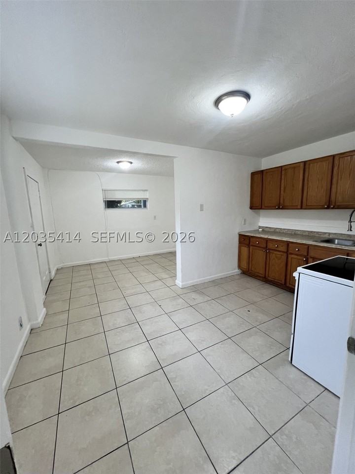 1754 Nw 45th St #1754 - Photo 3 of 11